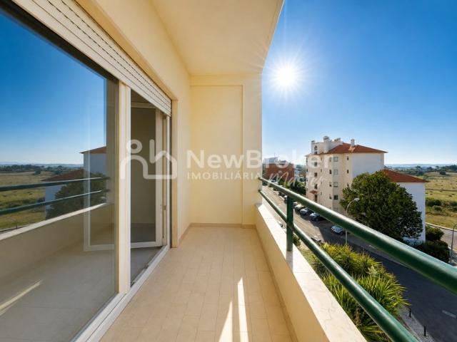 T2 com Vista Mar e 2 Varandas | Renovado | Próximo do Taguspark Oeiras