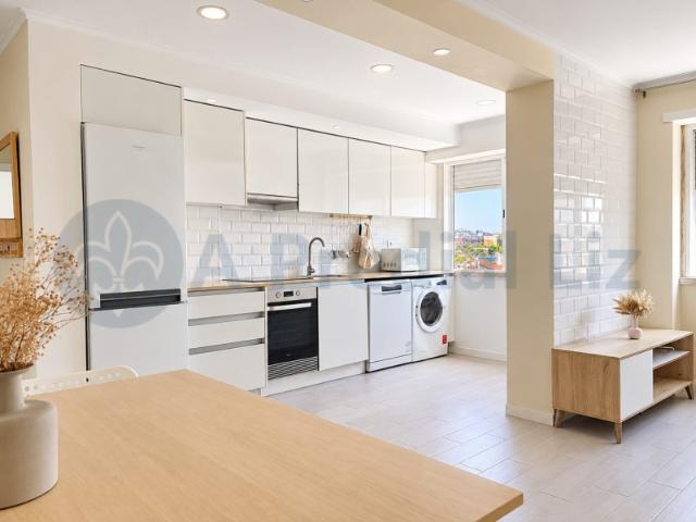 T2 Remodelado e Mobilado na Arrentela | Conforto e Modernidade
