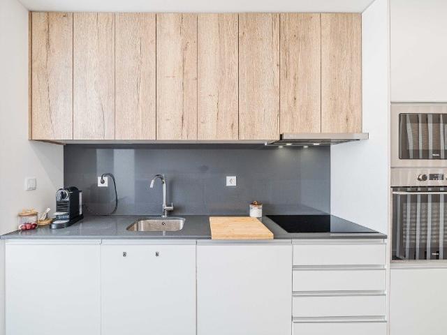 T2 Remodelado em Alcabideche | Pronto a Habitar | Nascente/P. 70m² Alcabideche