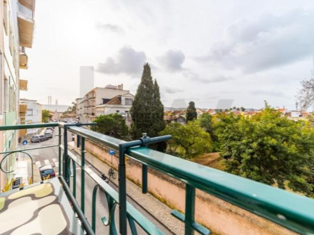 T2 Renovado de 89m² em Alcântara O Equilíbrio Perfeito entre Charme e Modernidade