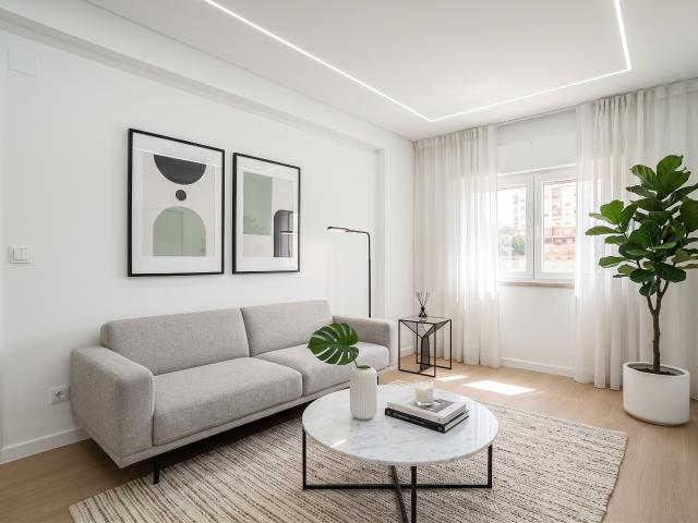 T2 Renovado na Amadora com Excelente Localização
