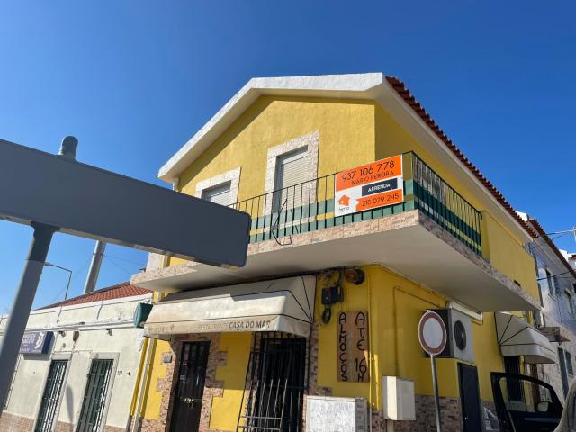 T2 Renovado para Arrendamento na Rebelva