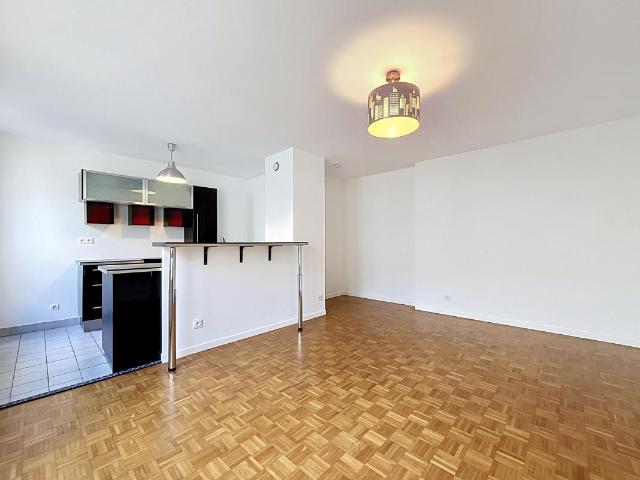 T2 RENOVE – 47 m2 – PARKING – 69007 LYON