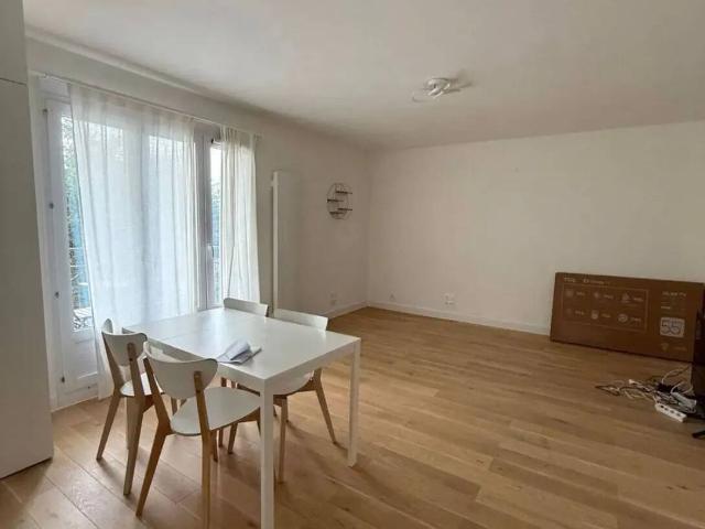 T2 rénové 52 m² – balcon, loggia et parking – Nantes non meublé