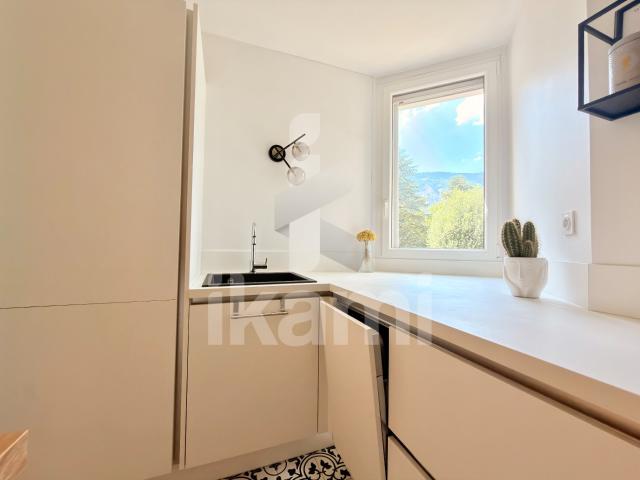 T2 rénové avec grande terrasse Meylan, au calme et sans vis. 50m² Meylan