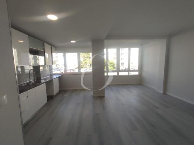 T2 renovado com 2 WC e varanda, Figueirinha, Oeiras