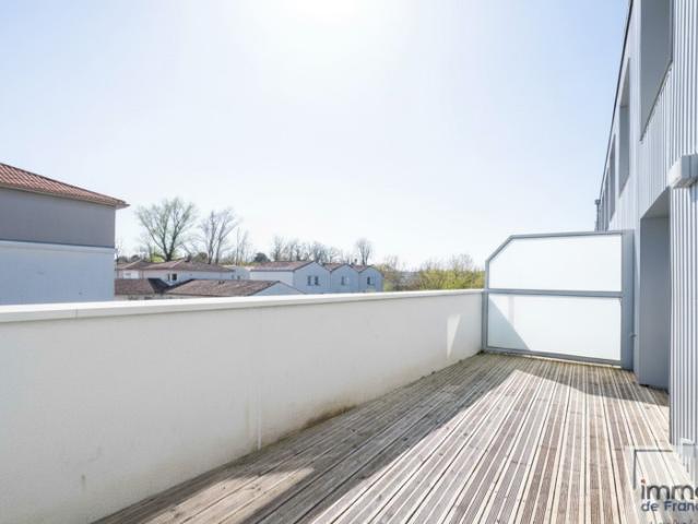 T2 récent Terrasse 20 m2 + Parking