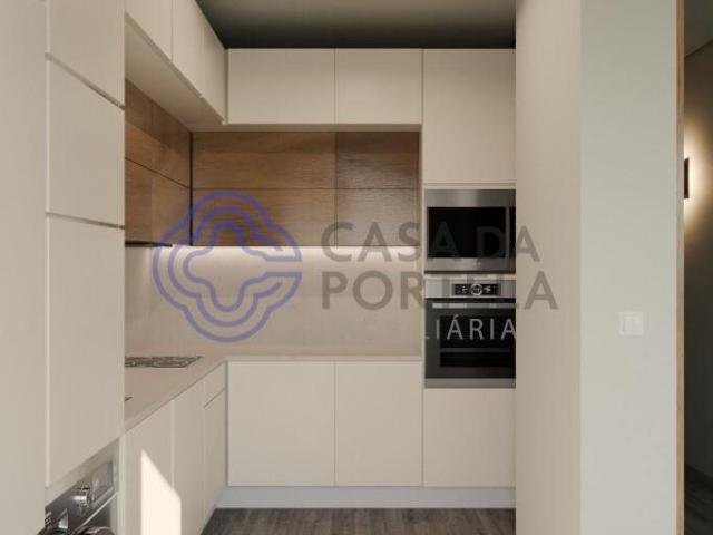 T2 recente com Ginásio, sala de jogos, Almada Laranjeiro F. 93m² Laranjeiro e Feijó