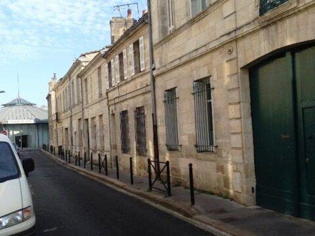 T2 refait à neuf avec terrasse