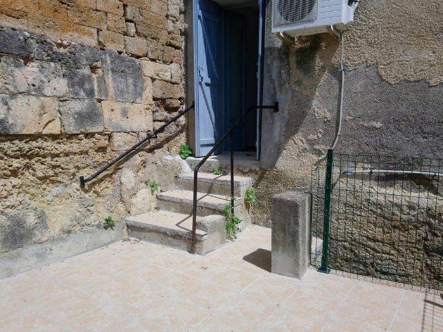 T2 rez de chaussez avec jardin, vue et garage