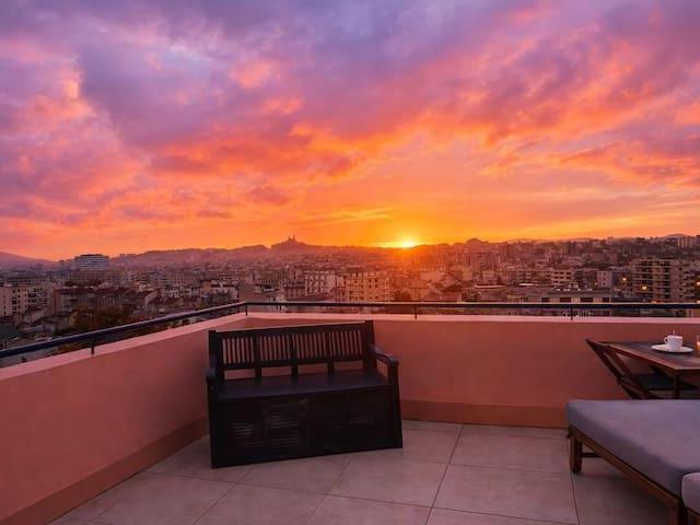 T2 rooftop with view 360 and spa