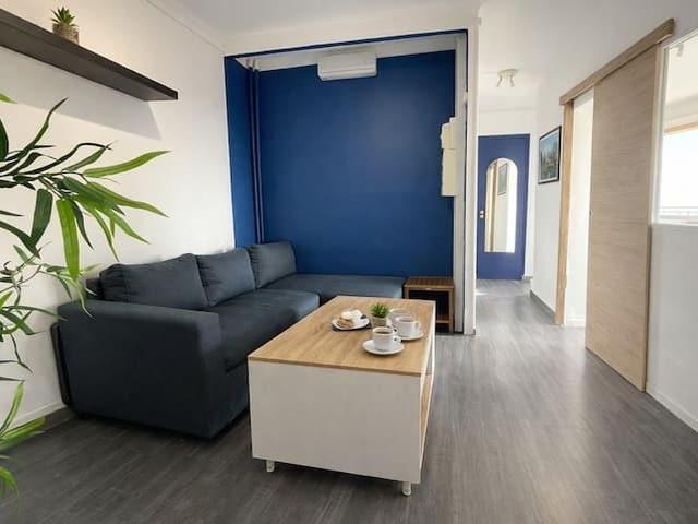 T2 rooftop with view 360 and spa, Marseille Amsterdam Apartments for Rent
