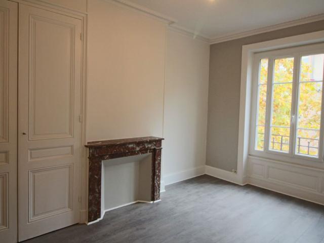 T2 + sa cave 115 avenue des feres lumieres Disponible le 03/07 !