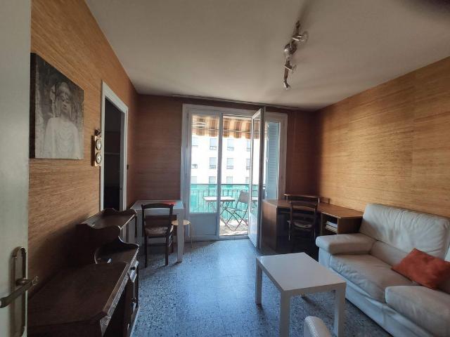 T2 Sans Souci Traversant Balcon