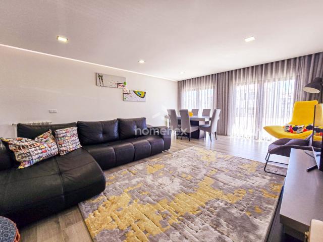 T2 Semi Novo com Garagem, Terraço e Jardim!