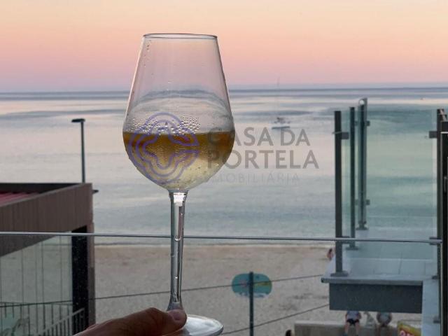 T2 Sesimbra primeira linha Mar 35m² Santiago Sesimbra