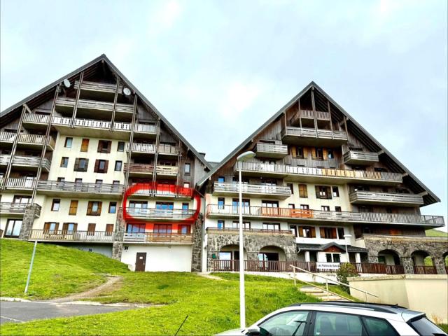 T2 Super Besse dans résidence avec piscine intérieure