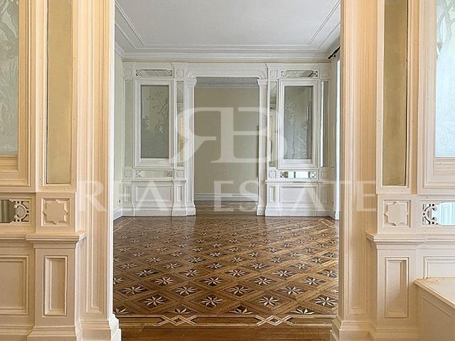 T3+1 com 3 salas e Vista no PRINCIPE REAL / PRAÇA DAS FLORES. 211m² Misericórdia