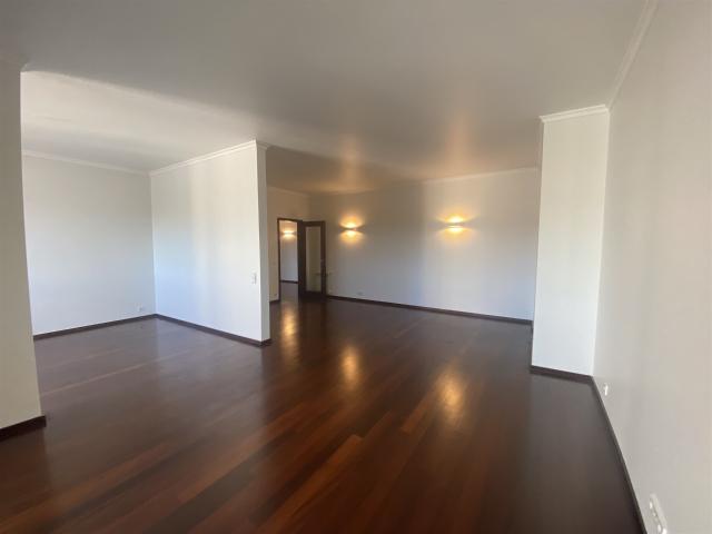 T3+1 de Luxo Aviz 235 m² Junto ao Parque da Cidade e à Foz Porto