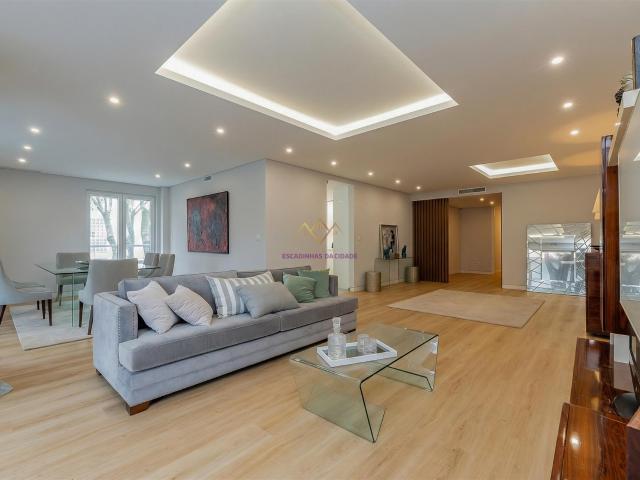 T3+1 duplex com mezaninne, em Empreendimento de Luxo, Carcav. 204m² Carcavelos e Parede