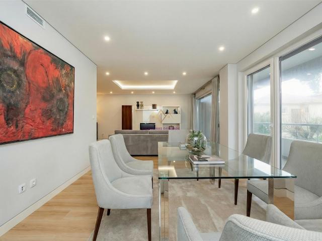 T3+1 Novo a estrear em Empreendimento de Luxo, Carcavelos 245m² Carcavelos e Parede