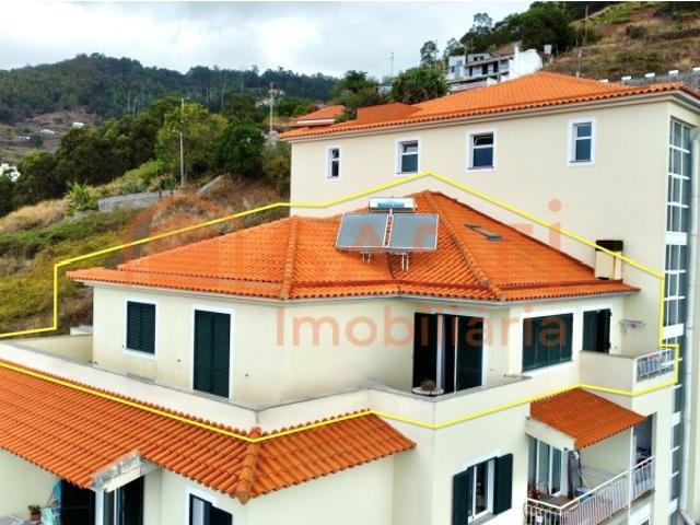 T3+1 no Caniço Madeira com Terraço Panorâmico Exclusivamente para PERMUTA