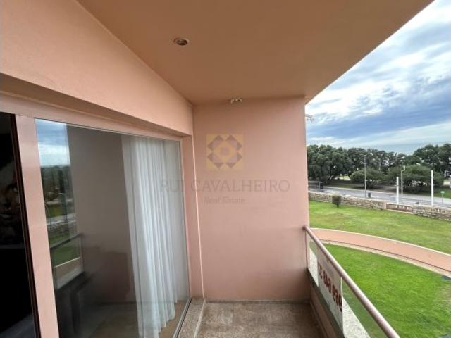 T3+1 Remodelado com Vista Mar