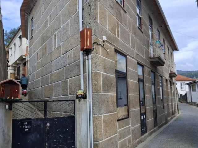 T3+2 com Espaço Comercial