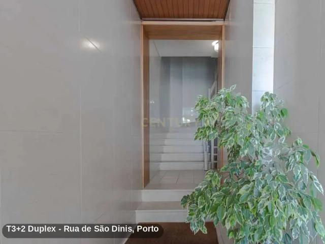 T3+2 Duplex renovado no Carvalhido, Porto | 147 m²