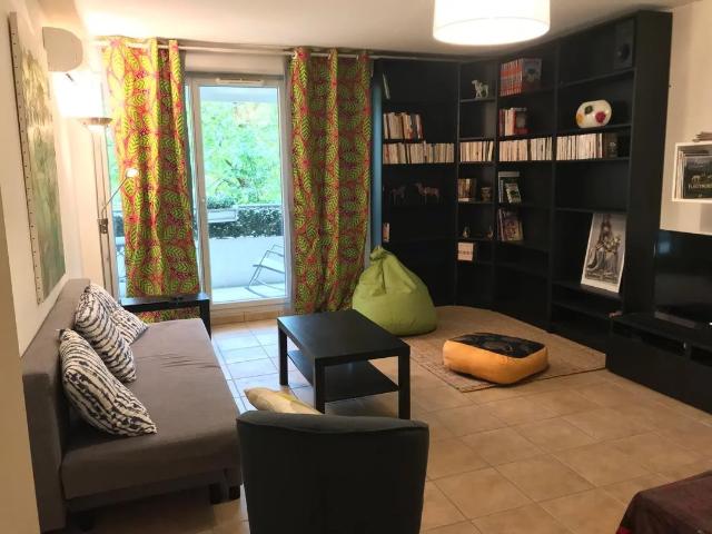 T4/100m² Traversant, 2SDB, Commerces et Métro, 2 PKG