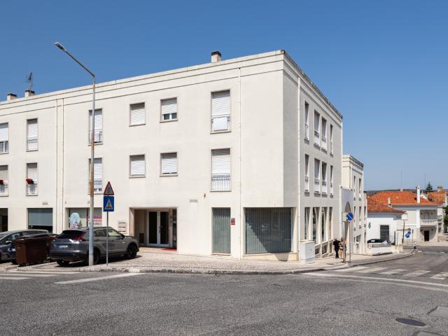 T4+1 Duplex Último Piso 3 Suítes e 3 Lugares de Estacionamento em Alcanena