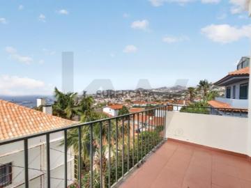 T4+1 Vivenda à Venda com Vista Mar Rochinha, Funchal