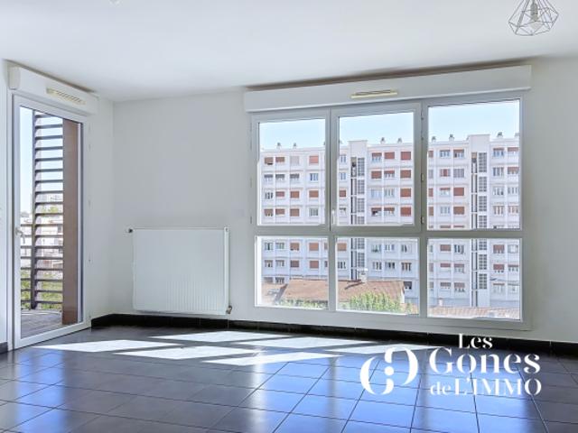 T4 75 m2 3 chambres Dernier étage Balcon Sud Garage