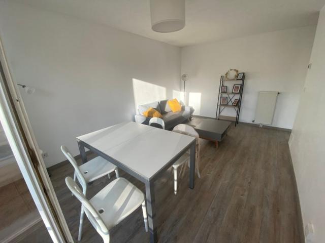 T4 76m² avec balcon et parking immeuble récent