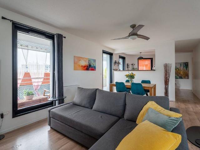 T4 82,36 m² — Bordeaux Ginko — balcon tour complet + parking