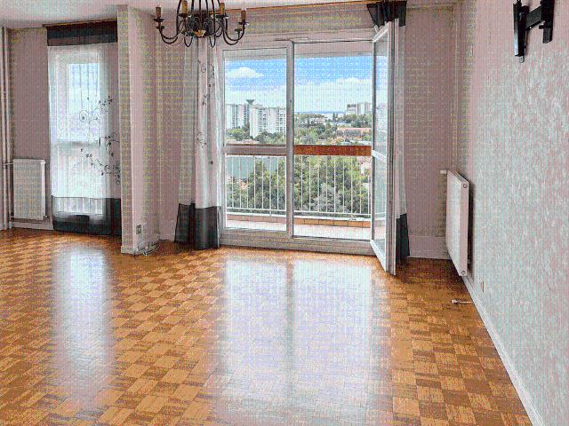 T4 82 m² – 9e étage avec ascenseur – balcon, vue dégagée, parking et cave – Saint Fons