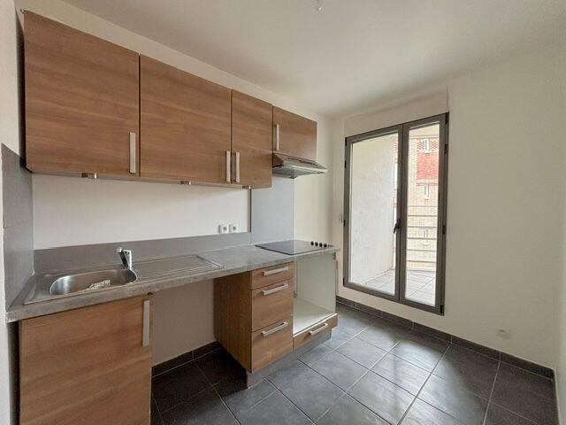 T4 3 chambres terrasse parking et cave