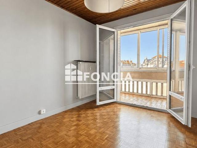 T4 traversant au dernier étage – Balcon plein sud – Loggia – Garage – Vue dégagée