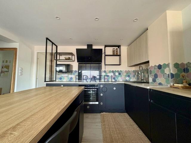 T4 Traversant Dernier Etage Secteur Estanove