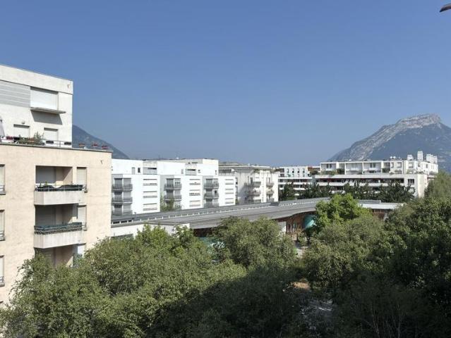 T4 VIGNY MUSSET GRENOBLE CHARGES COMPRISES