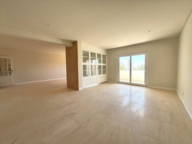T4 | Albufeira | Central | Piscina | Renovado | Duplex | Ter. 160m² Albufeira e Olhos de Água