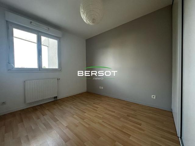 T4 avec balcon et double stationnement secteur Saint Claude