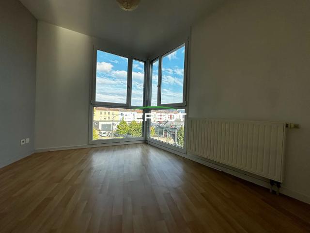 T4 avec balcon et double stationnement secteur Saint Claude