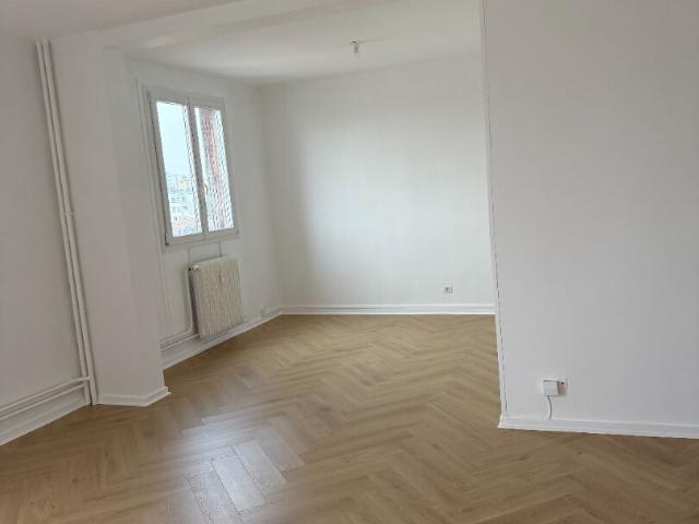 T4 avec deux chambres parking privé, Chalon sur saone
