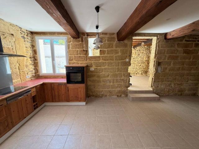 T4 avec grande cour privative à Gallargues le Montueux