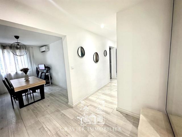 T4 avec jardin privatif et grand garage Bien rare sur la col. 78m² Ollioules