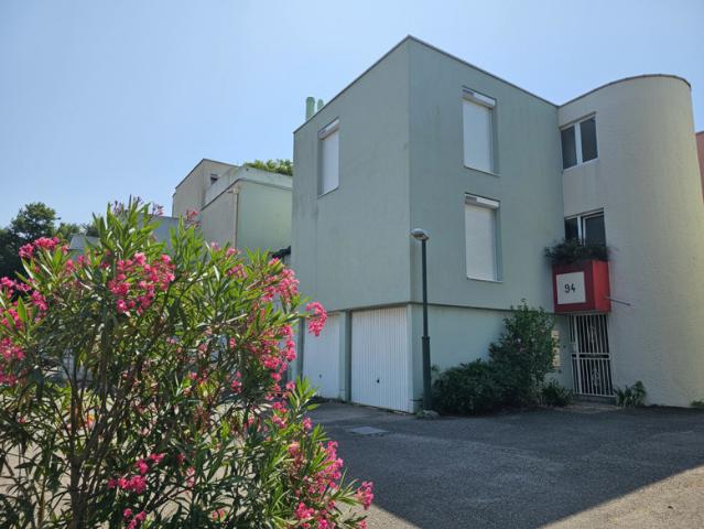 Valence le Haut et non Le Plan. T4 avec terrasse de 20 m2 sur le parc