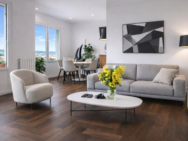 T4 Carré d'Or Dernier étage + Garage + Studio Marseille. 113m² Marseille 8ème