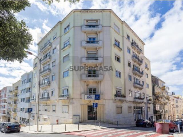 Apartamento de charme frente ao jardins da Alameda D Afonso