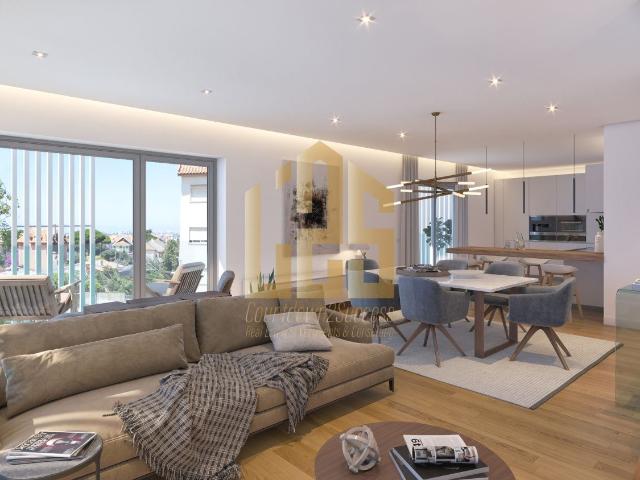 T4 com acabamentos de luxo walking distance da praia da Azarujinha!